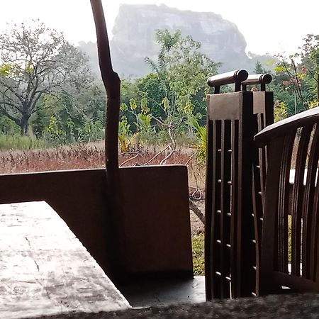 Sigiriya Rock Gate Resort Buitenkant foto