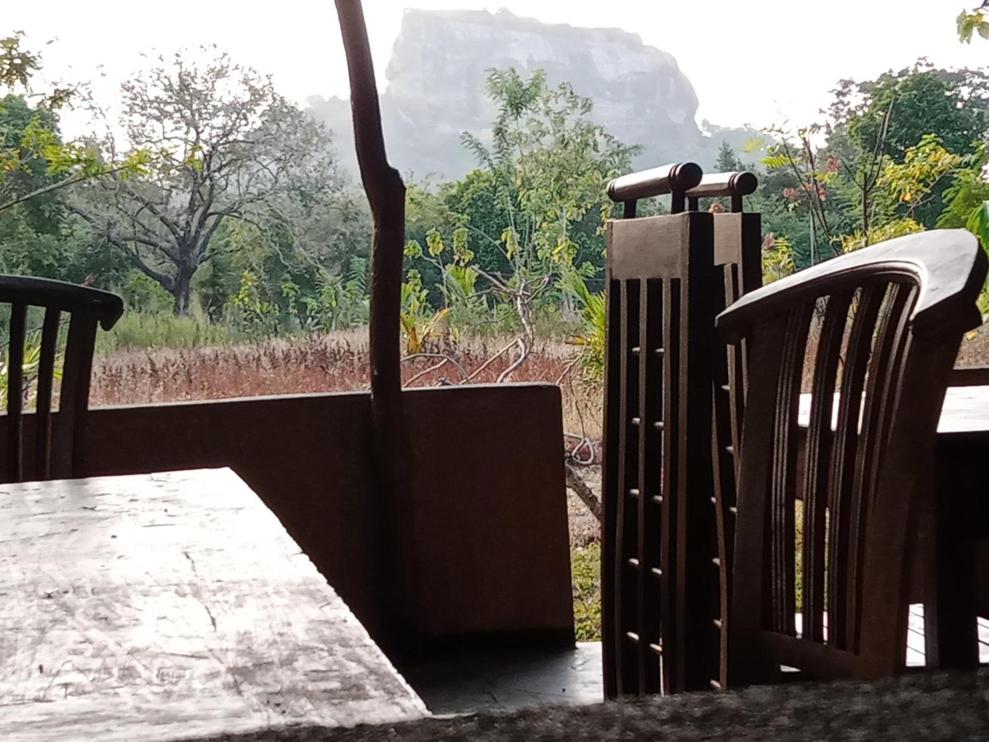 Sigiriya Rock Gate Resort Buitenkant foto