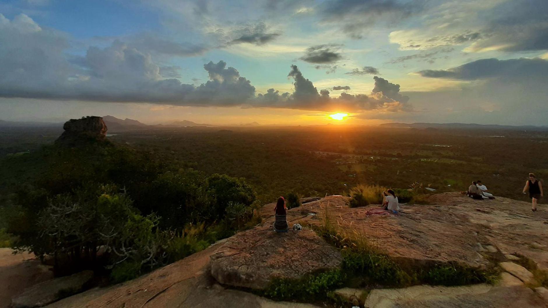 Sigiriya Rock Gate Resort Buitenkant foto